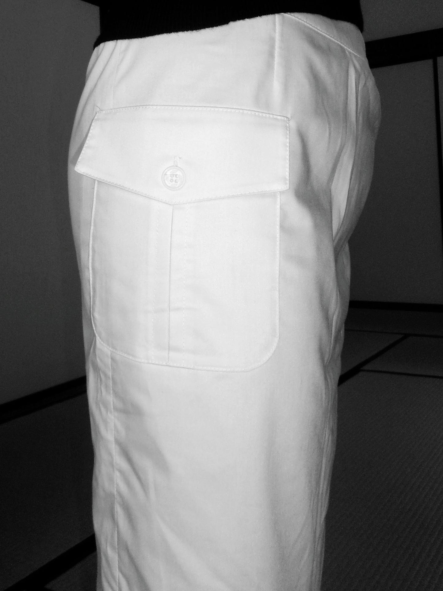 Héloïse - white skirt with belt detail