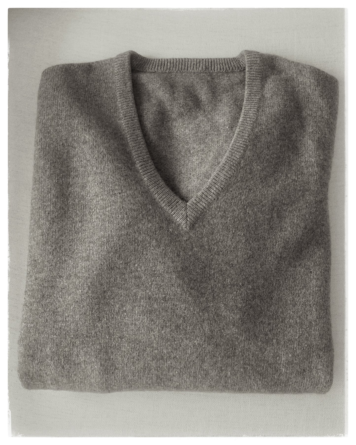 Liu- 70s grey wool v-neck knit