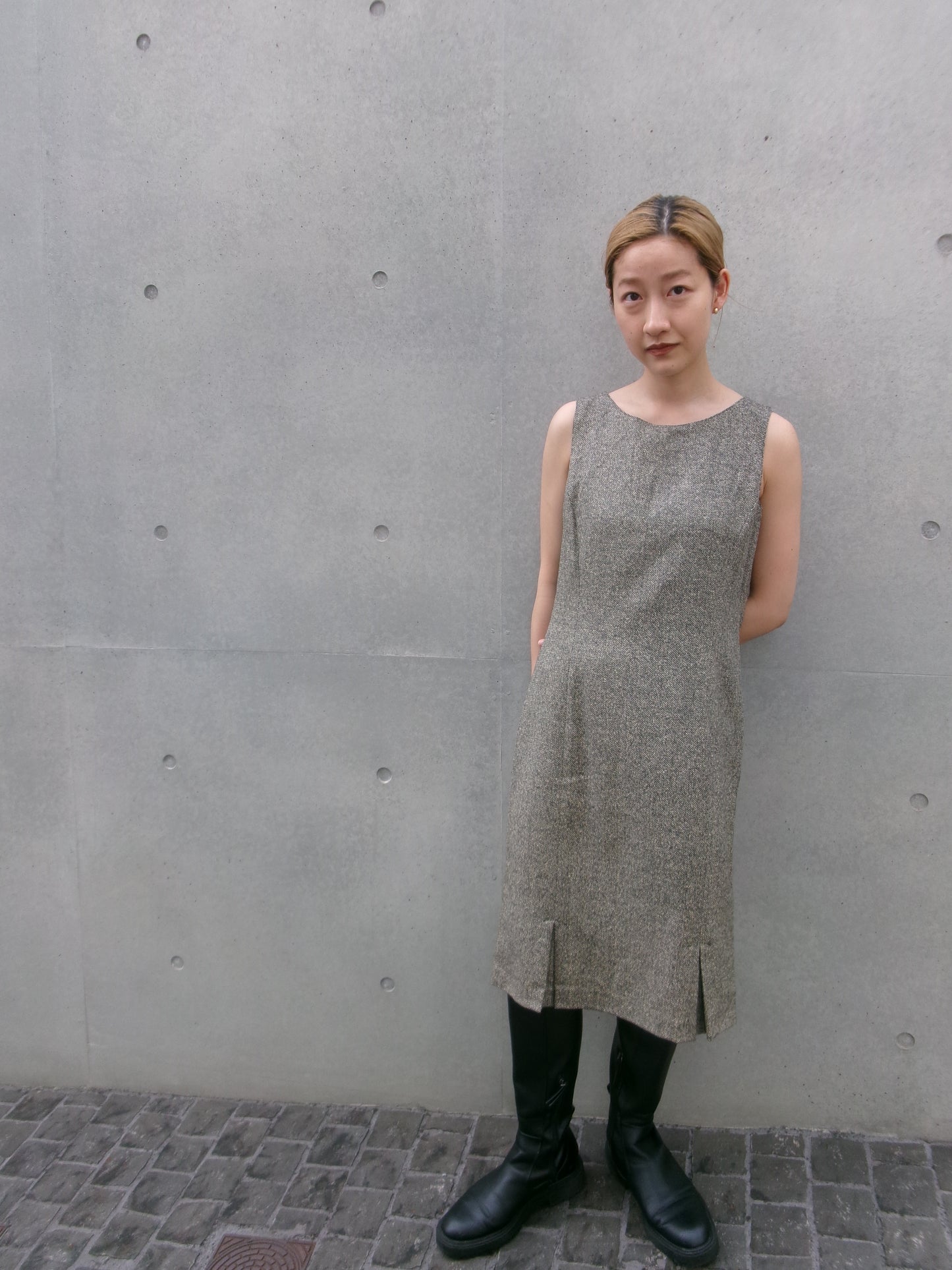 Louise - sleeveless tweed dress with slit hem detail