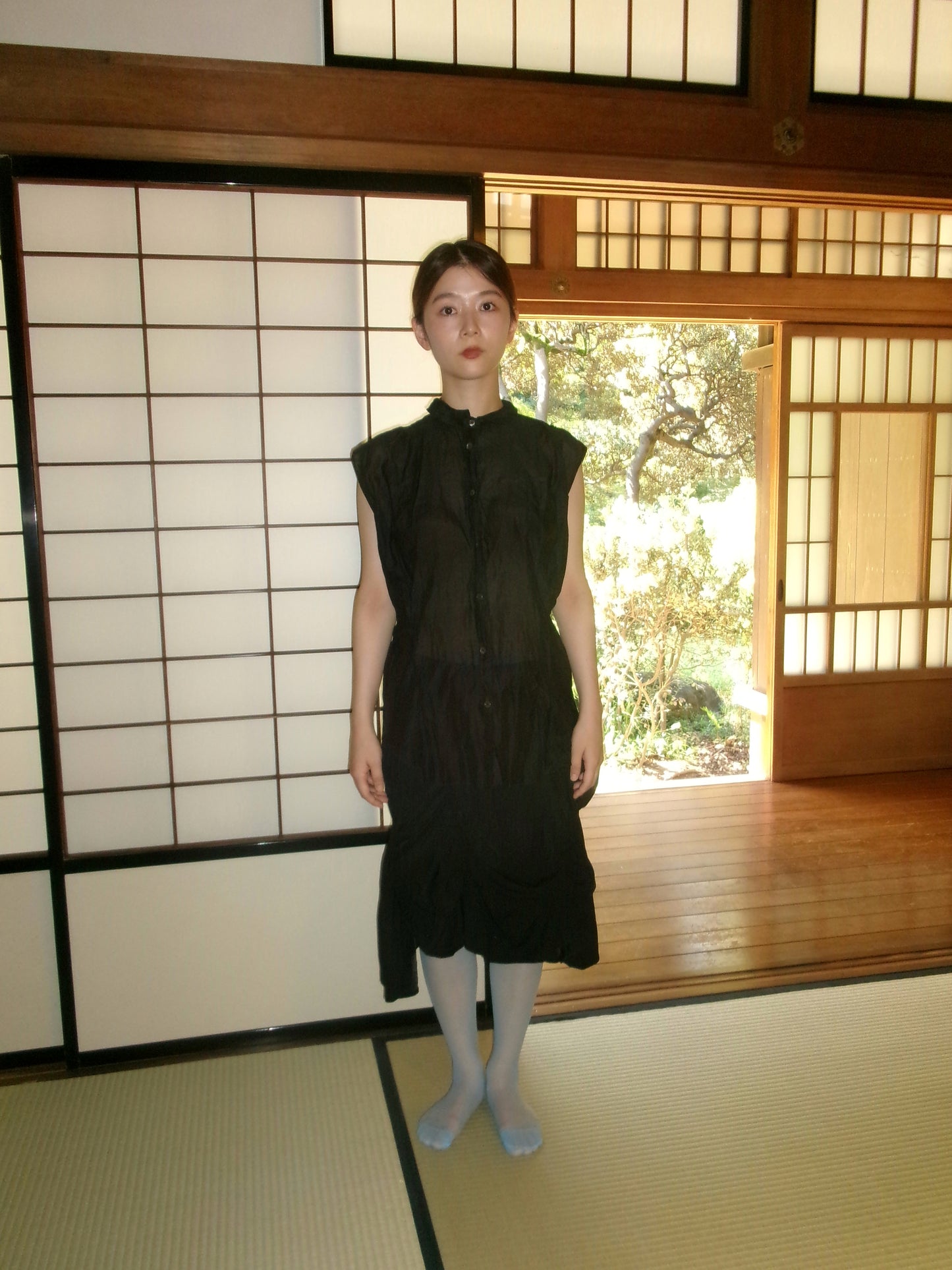 Clara - sheer crinkle sleeveless shirt