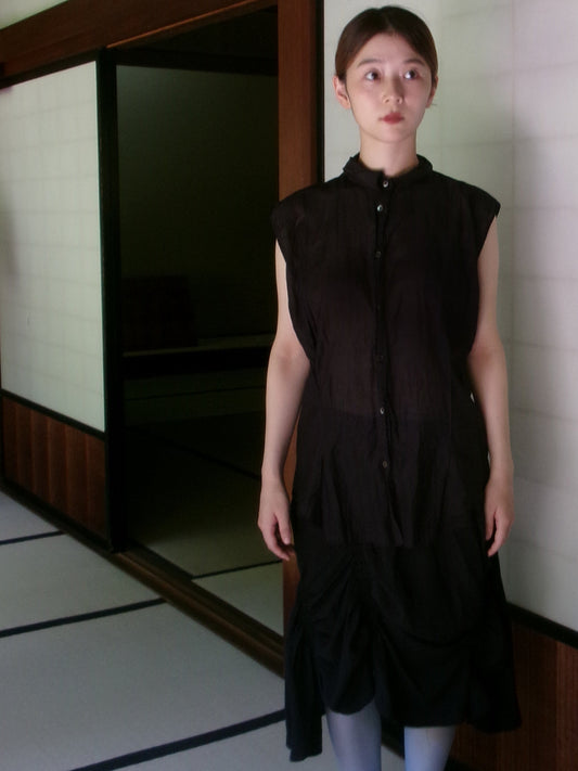 Clara - sheer crinkle sleeveless shirt