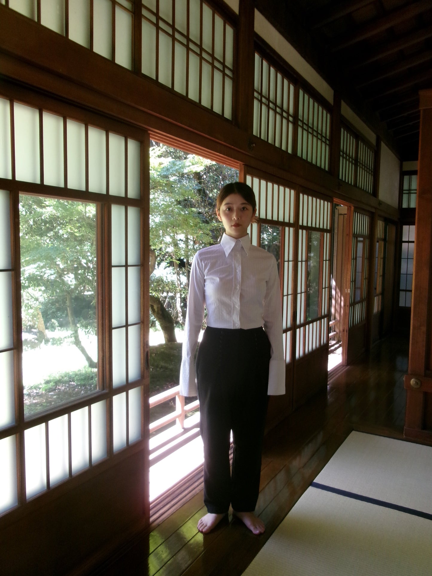 Morgane - 90s white shirts