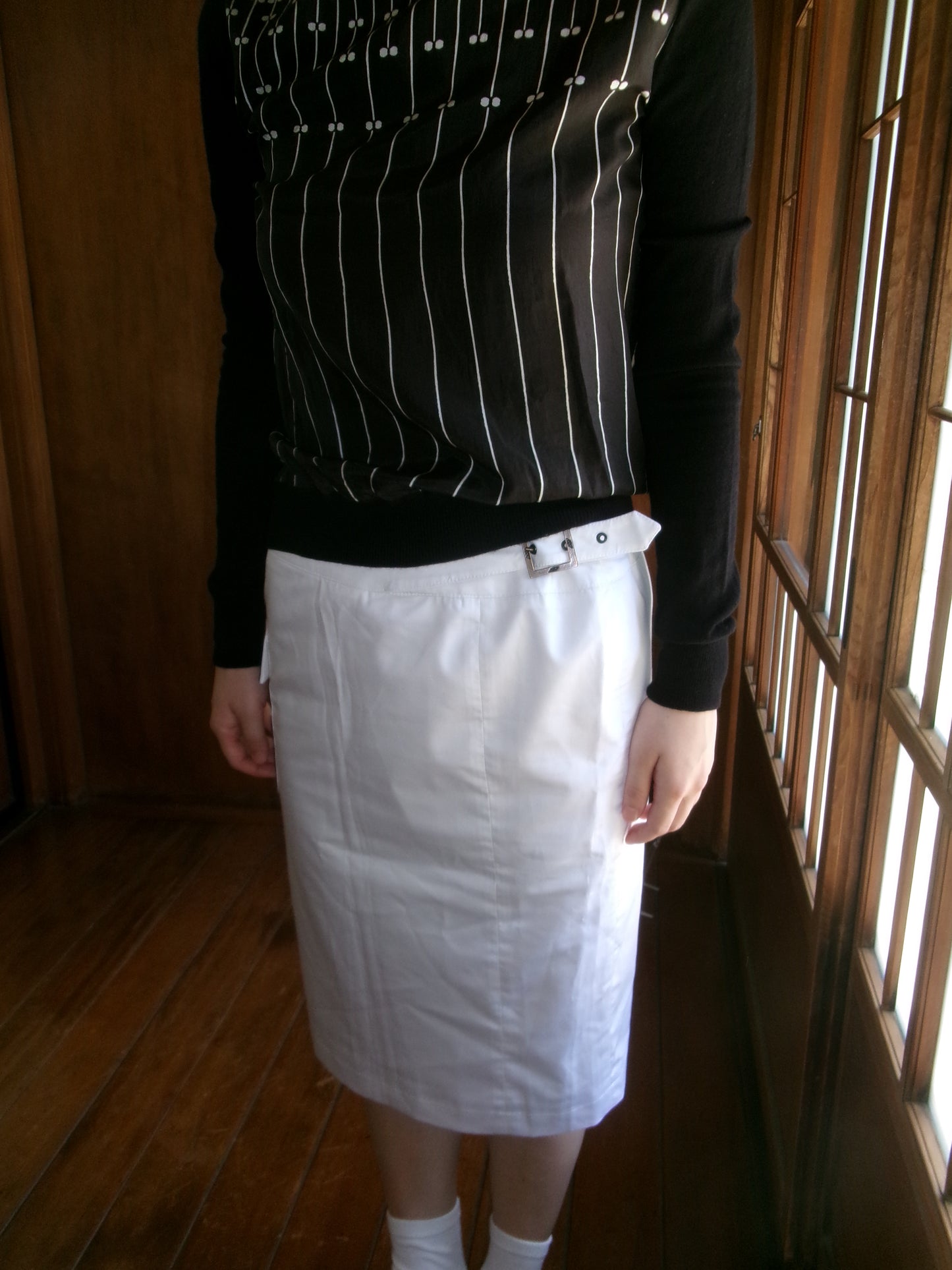 Héloïse - white skirt with belt detail