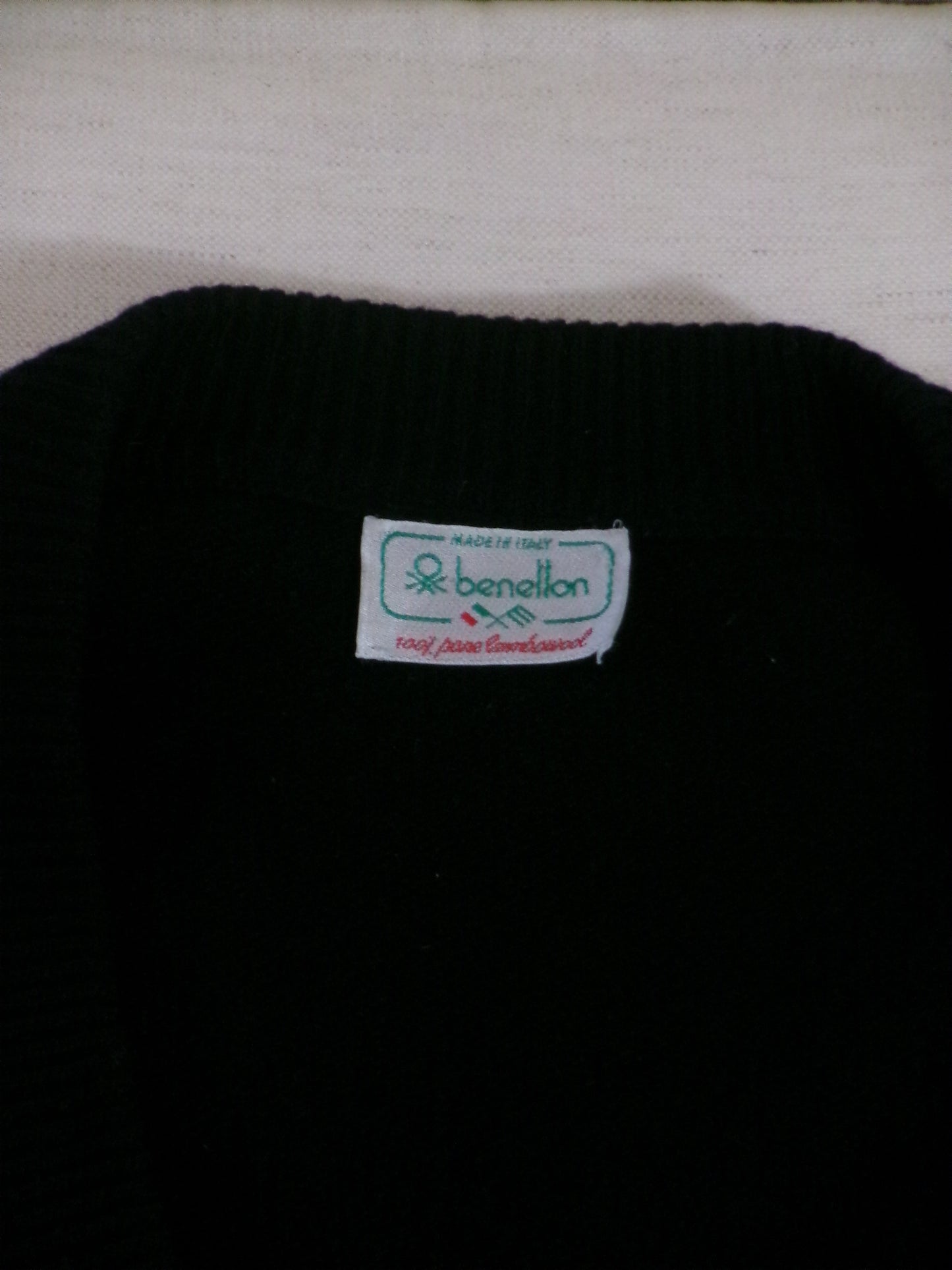 Julia - 80s Benetton 100% pure lamb wool cardigan