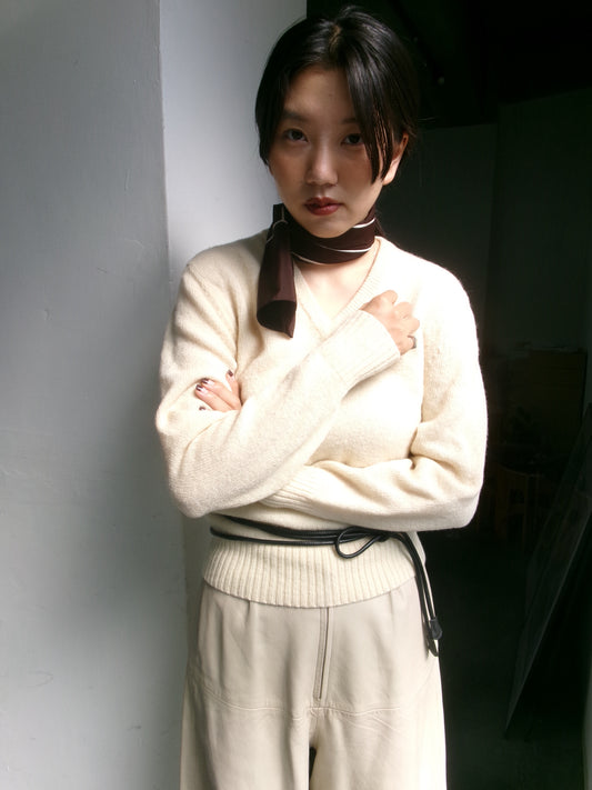 Capucine - 70s cream wool v-neck knit