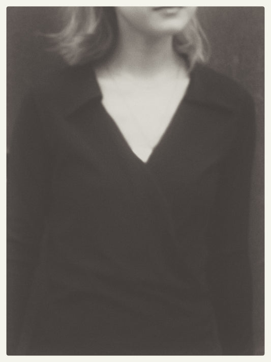 luna - 70s twist collar wrap top