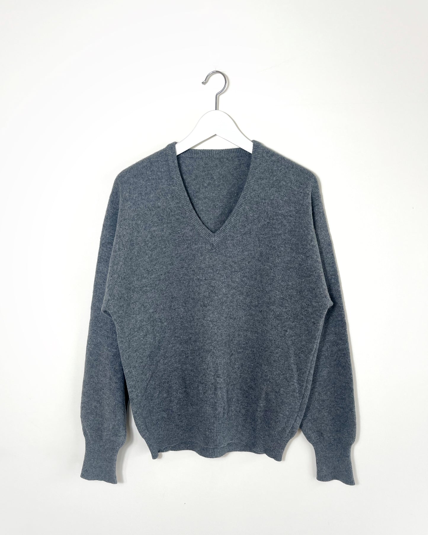 Liu- 70s grey wool v-neck knit