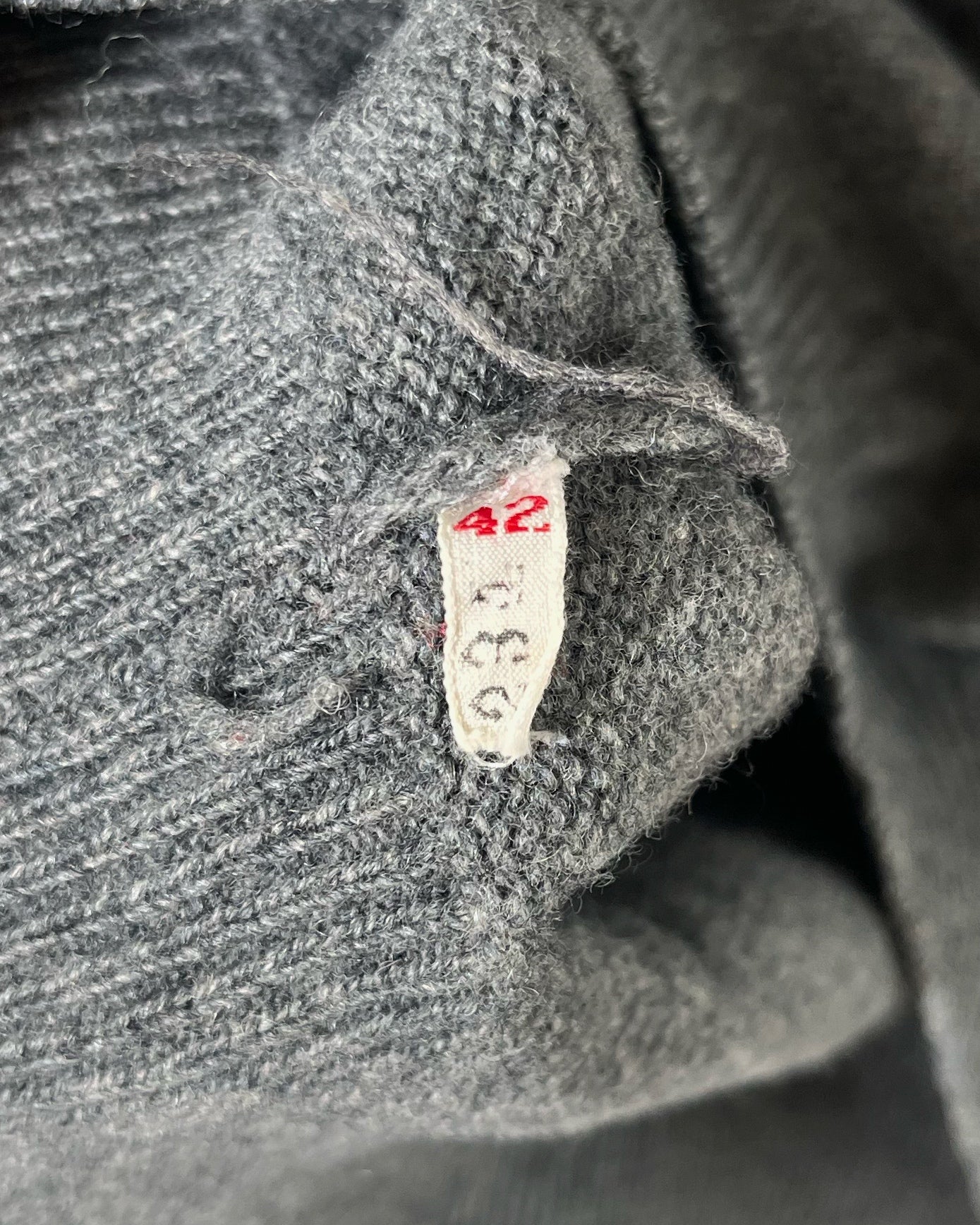 Liu- 70s grey wool v-neck knit