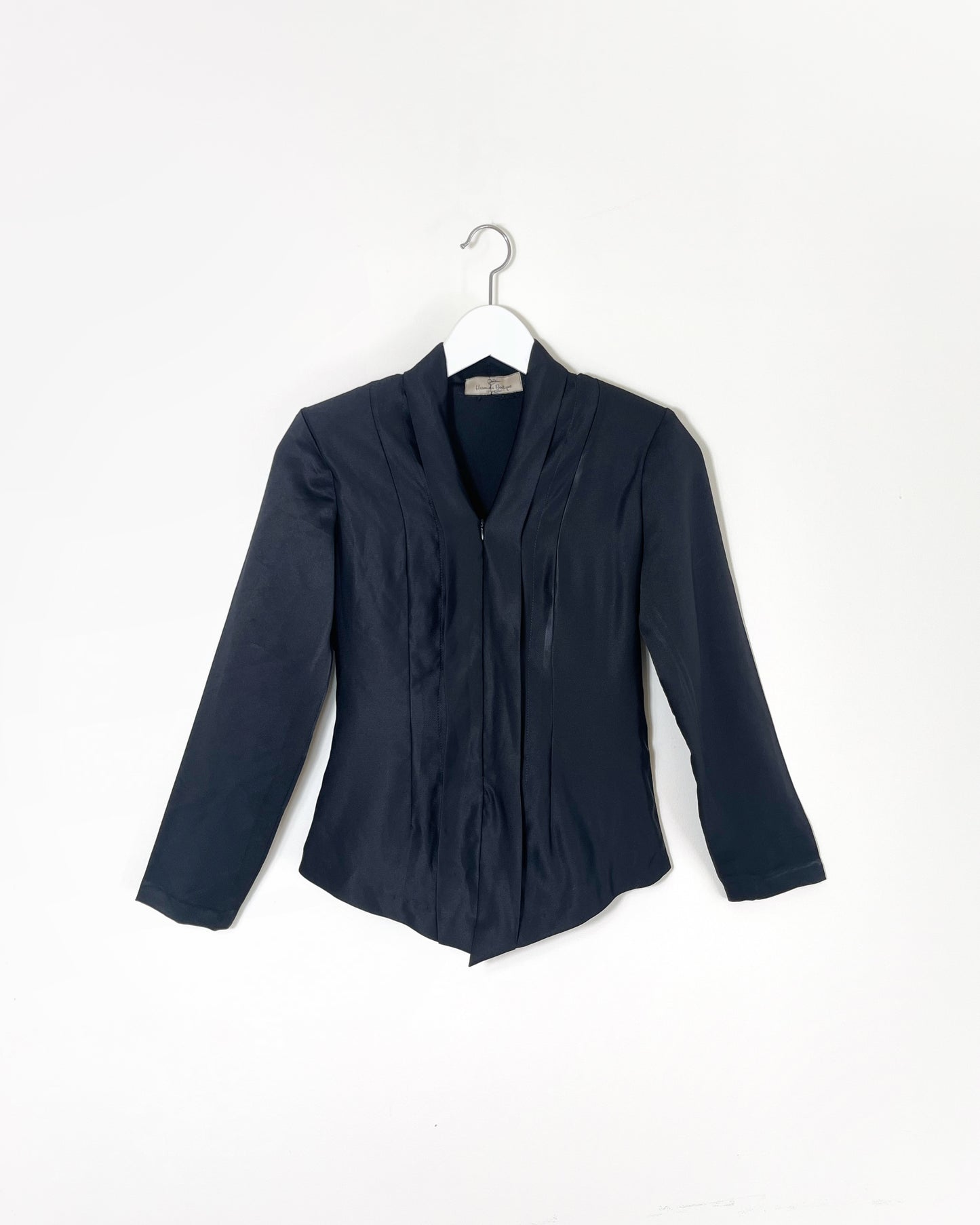 Clothilde -sculpted V-neck blouse