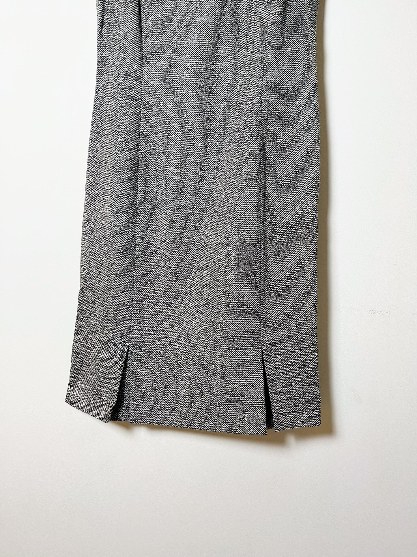 Louise - sleeveless tweed dress with slit hem detail